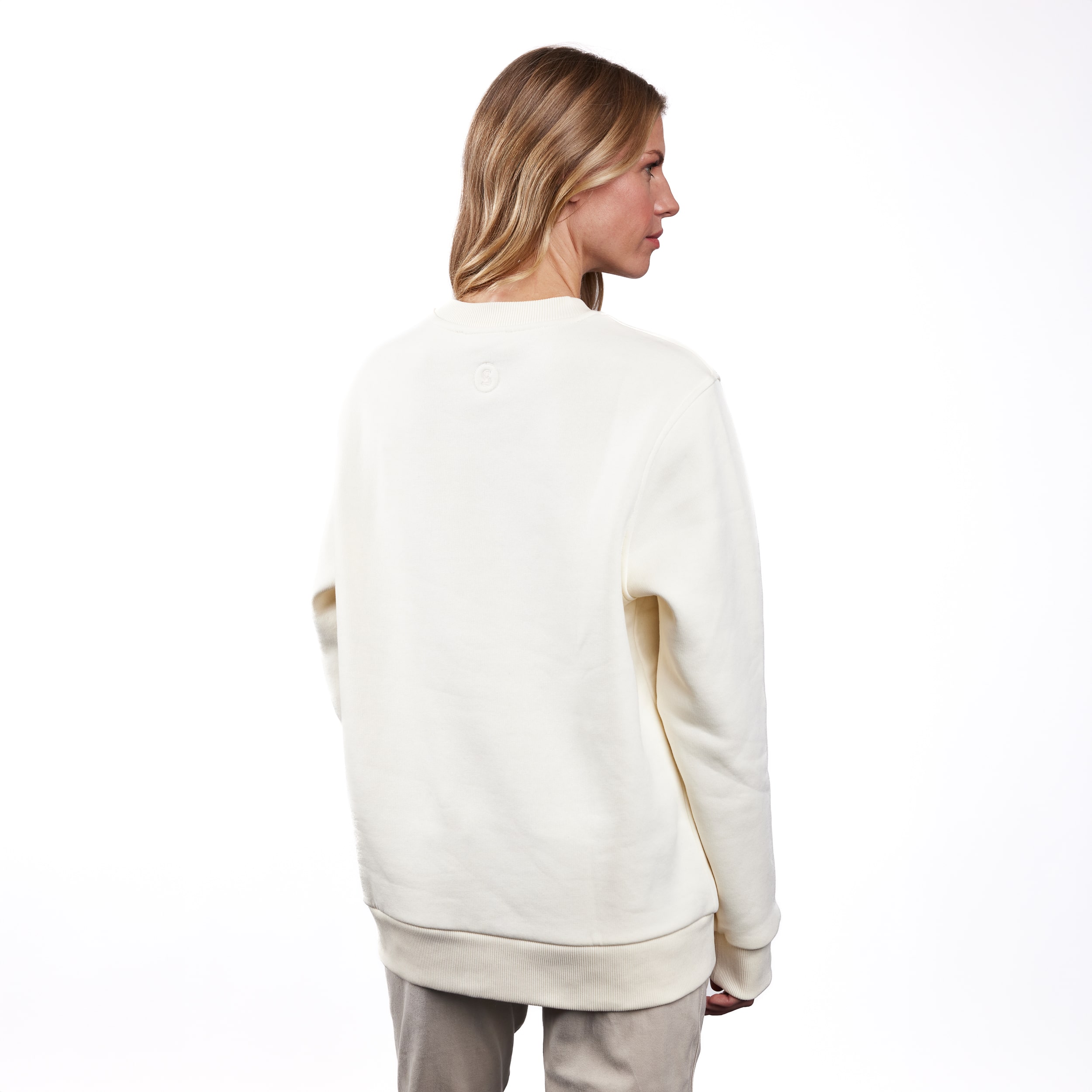 schaltkulisse-sweater-creme-2-min.jpg